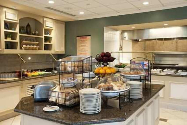 Food & Drinks 5, Hilton Garden Inn Mount Laurel Philadelphia, Burlington