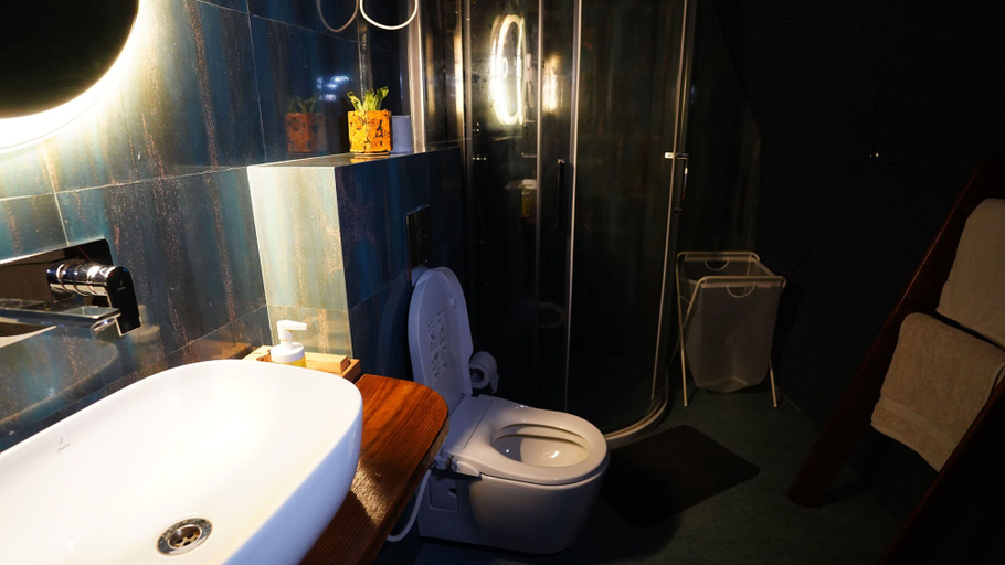 Bathroom 5, Bunk Stay Rishikesh - Hostel, Garhwal