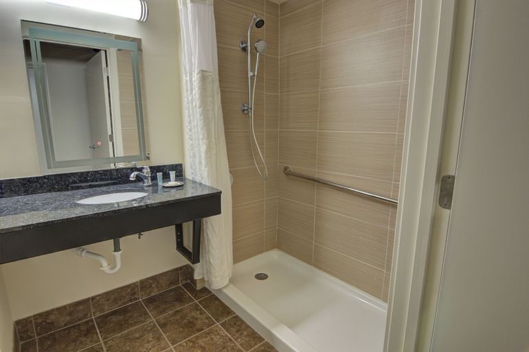 Bathroom 5, Guy Harvey Resort on St Augustine Beach, Saint Johns