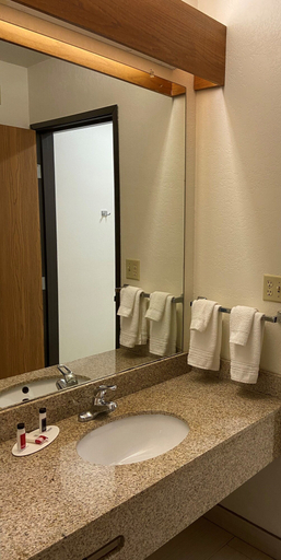 Bathroom 4, Super 8 by Wyndham La Crosse, La Crosse