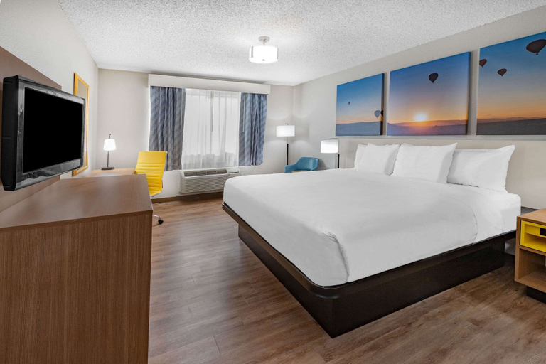 Bedroom 3, Days Inn by Wyndham Bernalillo, Sandoval