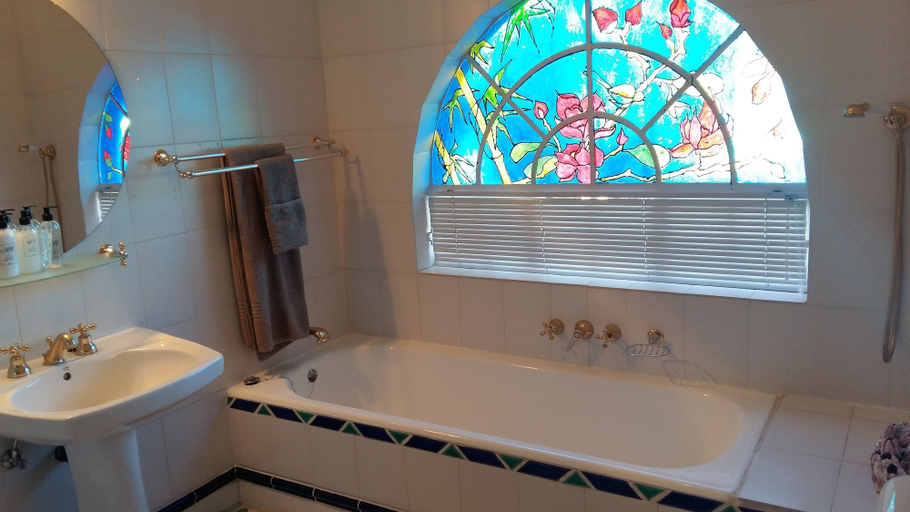Bathroom 4, Le Must River Residence, Siyanda