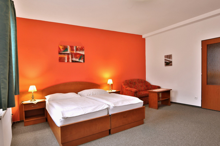 Bedroom 2, Hotel Attic, Praha 4