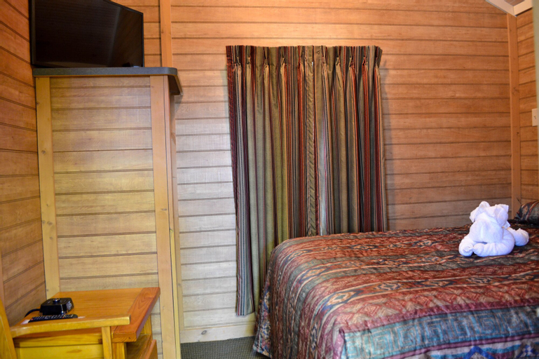 Bedroom 3, Worlds of Fun Village, Jackson
