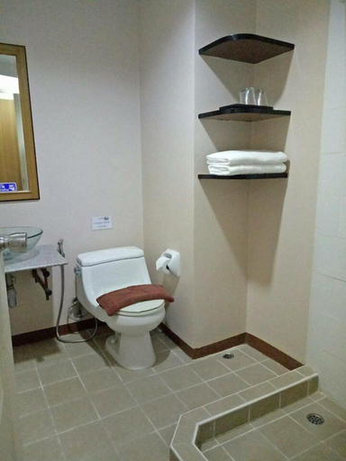Bathroom 5, Thai Inter Hotel, Muang Nakhon Ratchasima