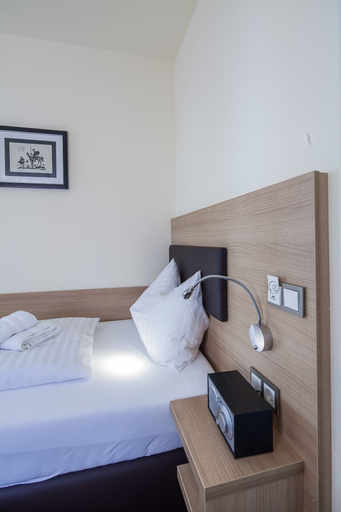 Bedroom 2, Hotel Restaurante Lorca, Heilbronn