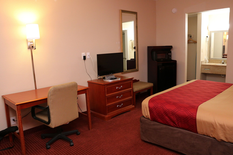 Bedroom 3, Econo Lodge Chesapeake Route 13 and I-464, Chesapeake
