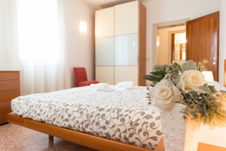 Room 3, Grimaldi Apartments - Principe, Venezia