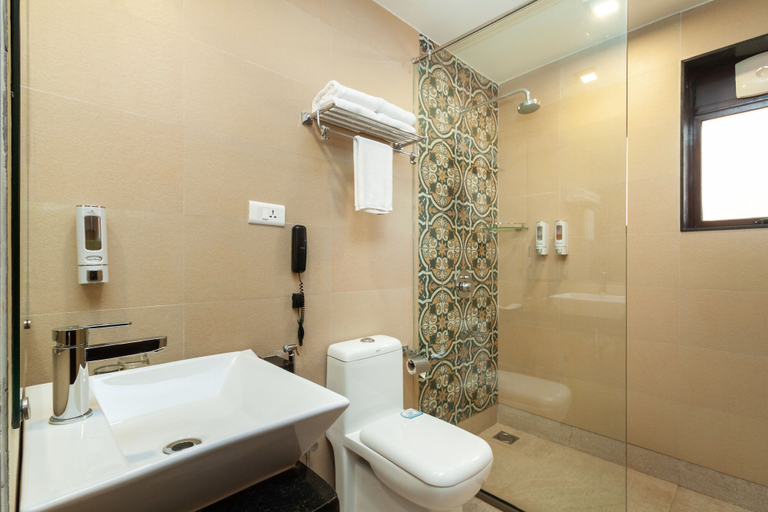 Bathroom 5, So My Resort, North Goa