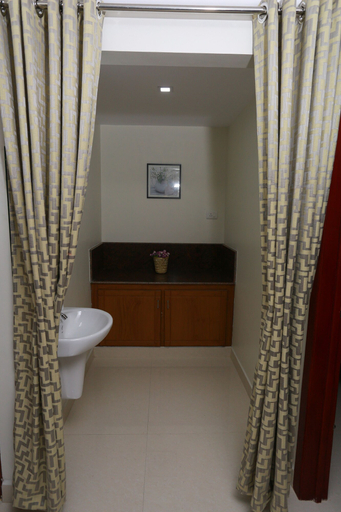 Bathroom 4, RB Palace, Thiruvananthapuram