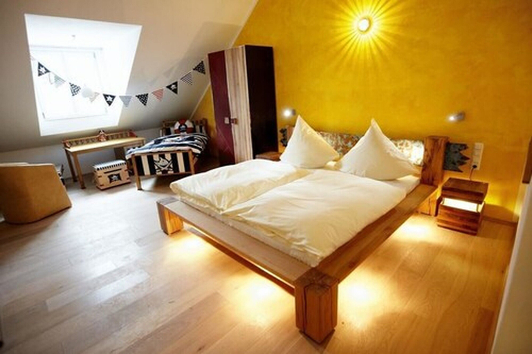 Bedroom 2, Residenz Schloss Engers, Neuwied