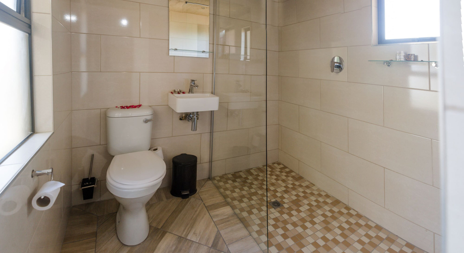 Bathroom 3, Bona Bona Game Lodge, Dr Kenneth Kaunda
