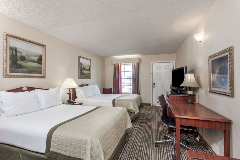 Bedroom 4, Baymont by Wyndham Hickory, Catawba