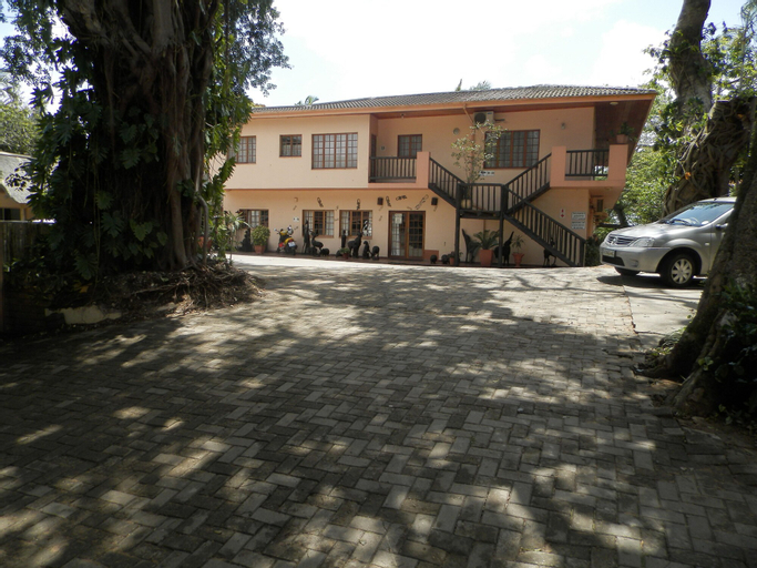 Exterior & Views 20