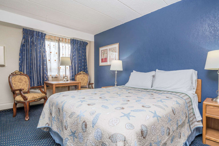 Bedroom 2, Knights Inn Litchfield, Meeker