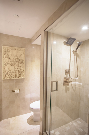 Bathroom 4, Fantasyland Hotel, Division No. 11
