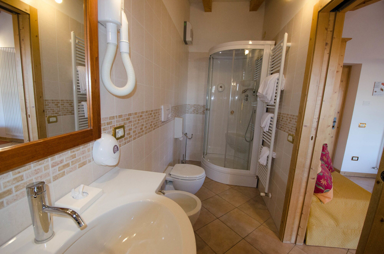 Bathroom 3, Garnì San Giorgio Della Scala, Trento
