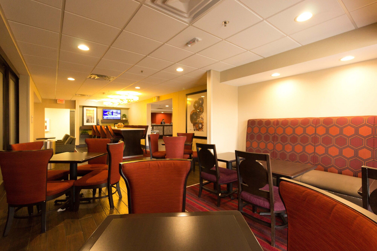 Food & Drinks 5, Hampton Inn Columbus-South, Franklin