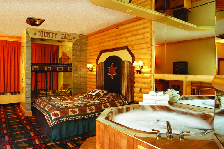 Bedroom 3, Fantasyland Hotel, Division No. 11