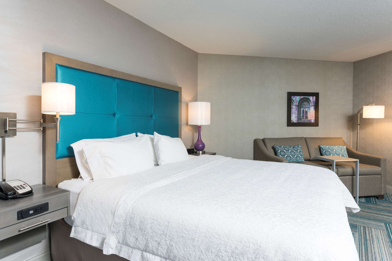Bedroom 3, Hampton Inn Midland, Midland