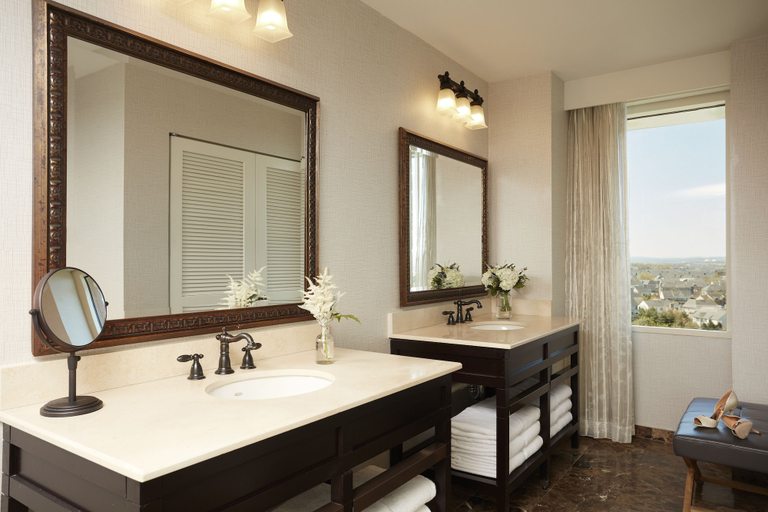Bathroom 5, Lansdowne Resort and Spa, Loudoun