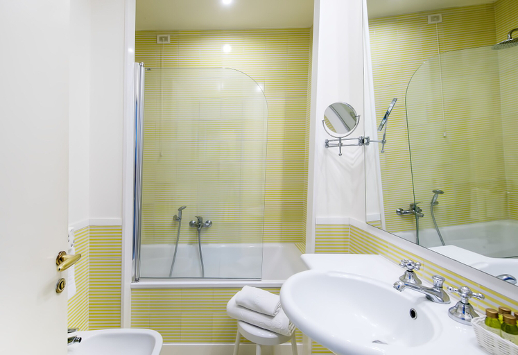 Bathroom 5, Minerva, Napoli