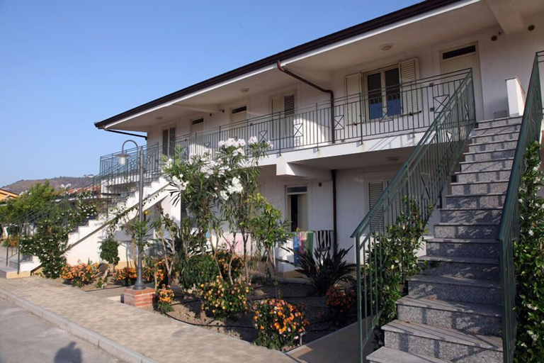 Exterior & Views 2, Medimare Residence Club, Messina