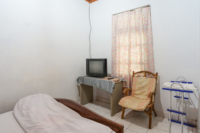 Bedroom 4, Mountain View Homestay, Tomohon