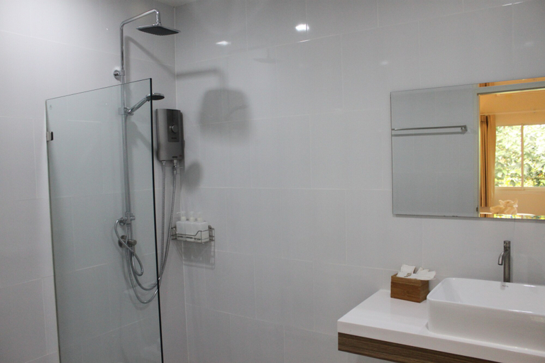 Bathroom 5, Isara Khao Lak, Takua Pa