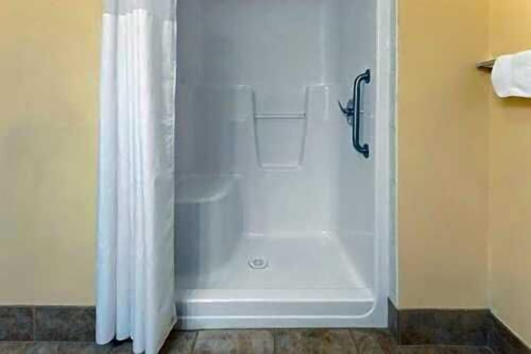 Bathroom 4, Super 8 by Wyndham Fort Saskatchewan, Division No. 11