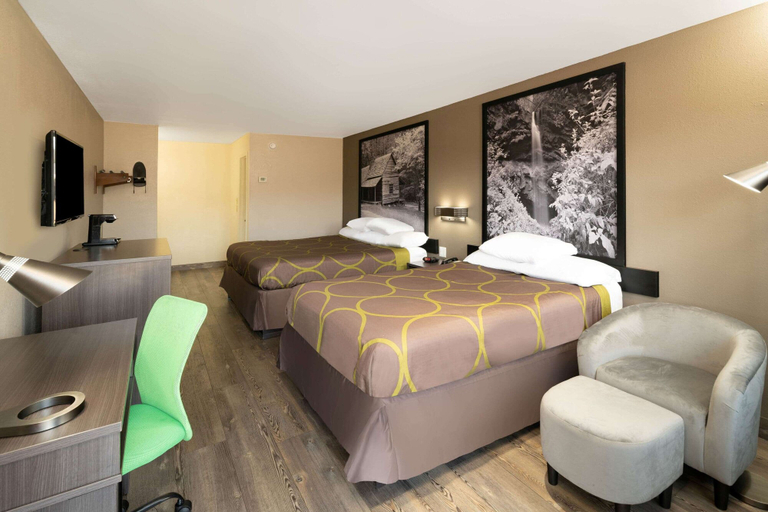 Bedroom 3, Super 8 by Wyndham Cleveland, Bradley