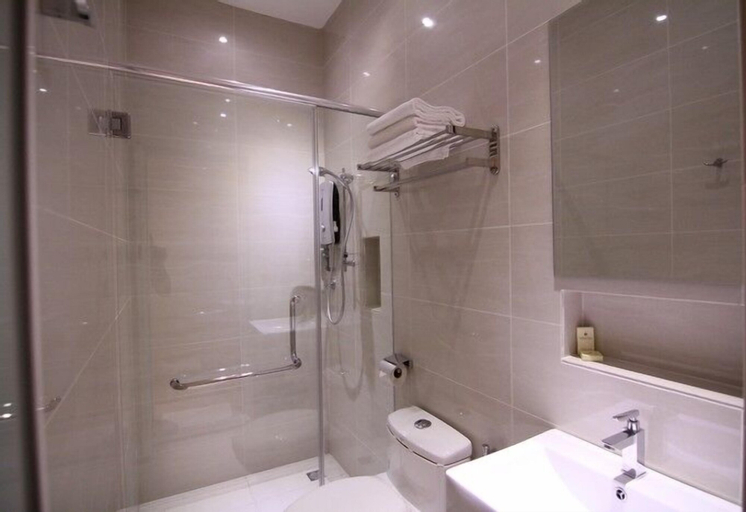 Bedroom 4, The V Hotel, Kuantan