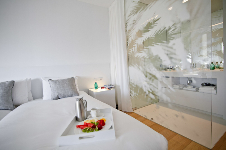 Bedroom 4, Renaissance Barcelona Fira Hotel, Barcelona
