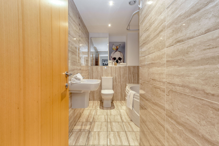 Bathroom 4, Riverview Apartments, Glasgow