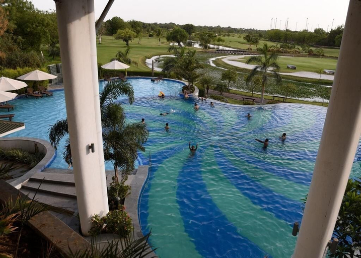 Sport & Beauty 2, Gulmohar Greens - Golf & Country Club, Ahmadabad