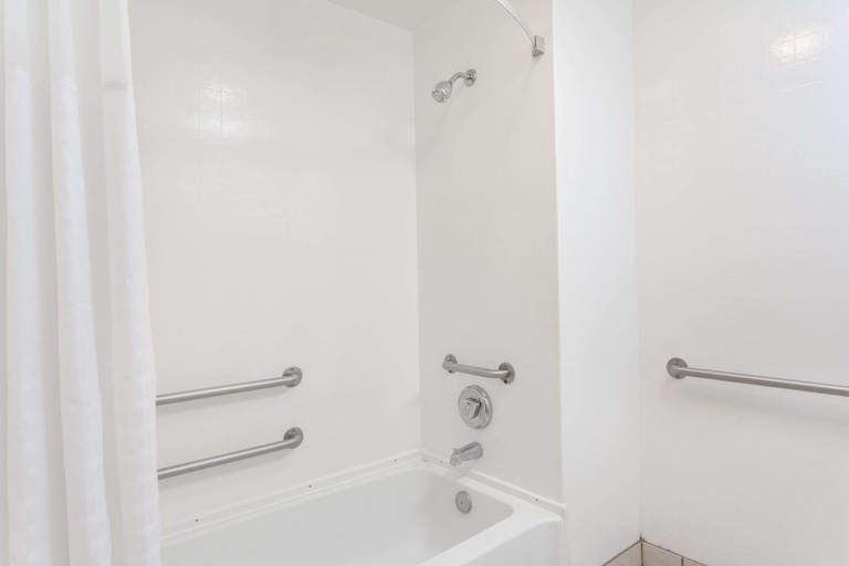 Bathroom 4, Super 8 by Wyndham Foley, Baldwin