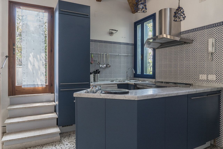 Bathroom 4, Three Terraces, Venezia