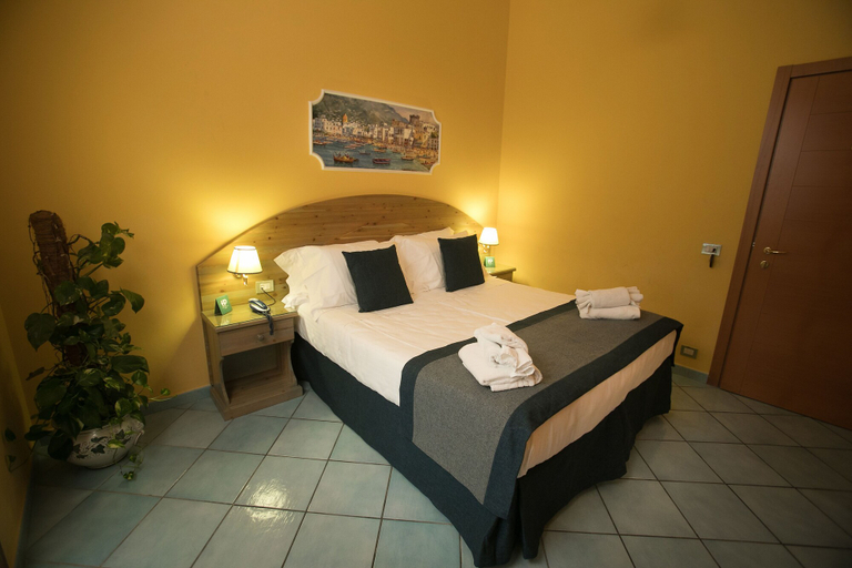 Bedroom 2, Hotel Potenza, Napoli