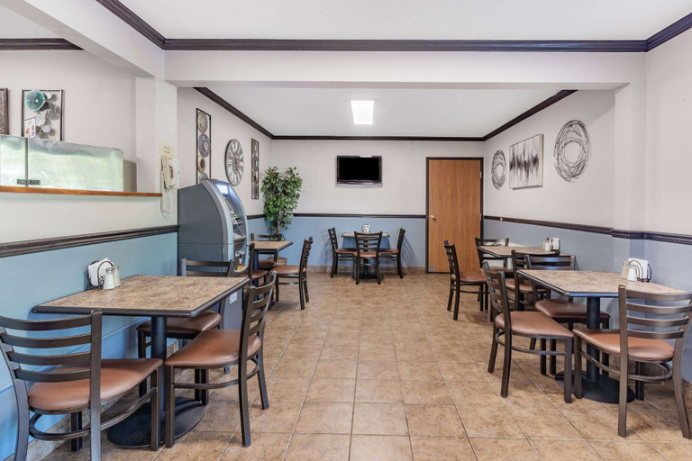 Food & Drinks 5, Baymont by Wyndham Bozeman, Gallatin