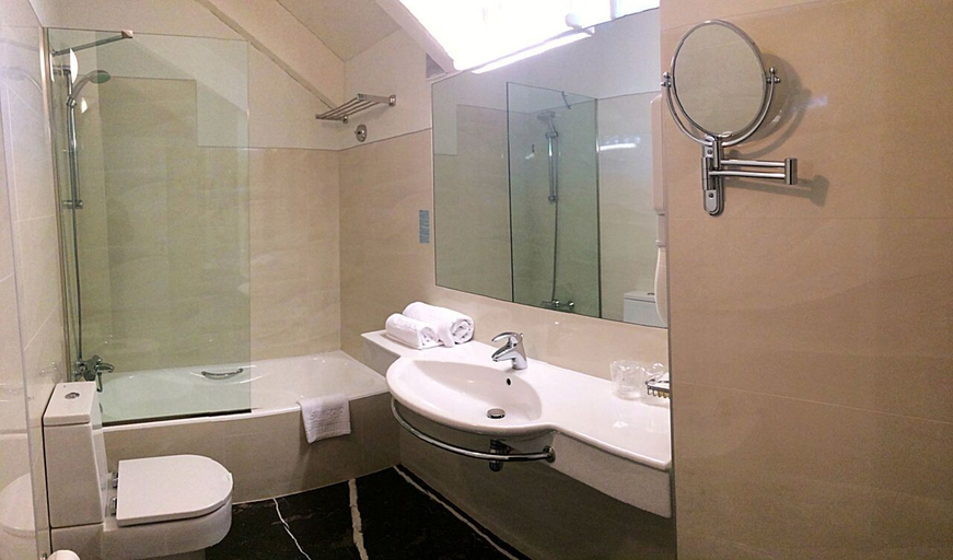 Bathroom 3, Posada Plaza Mayor, León