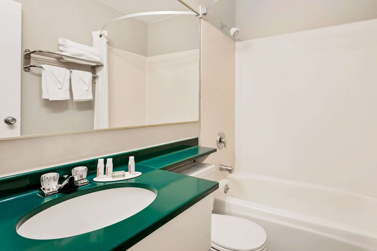 Bathroom 4, Super 8 by Wyndham Helena, Lewis and Clark