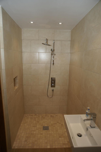 Bathroom 3, The Elms Annex, Hertfordshire