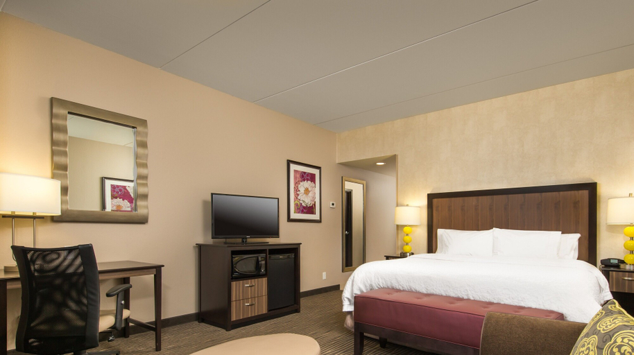 Bedroom 3, Hampton Inn & Suites Chattanooga/Hamilton Place, Hamilton