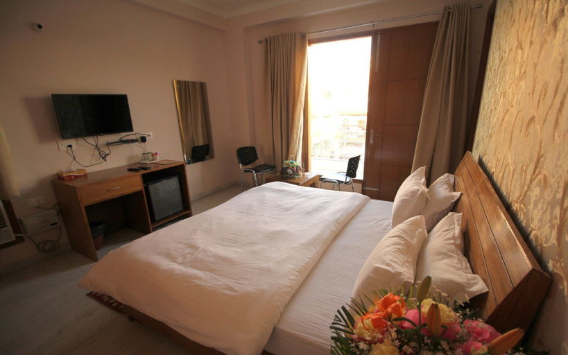 Bedroom 2, Tarang Residency, Gurgaon