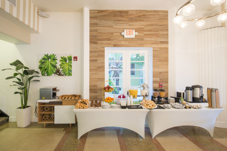 Food & Drinks 5, President Hotel, Miami-Dade