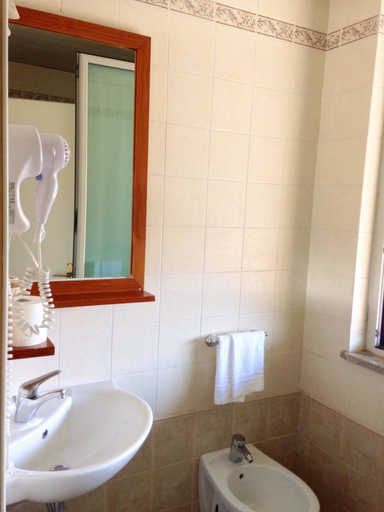 Bathroom 4, Hotel Ristorante Cervo, Varese