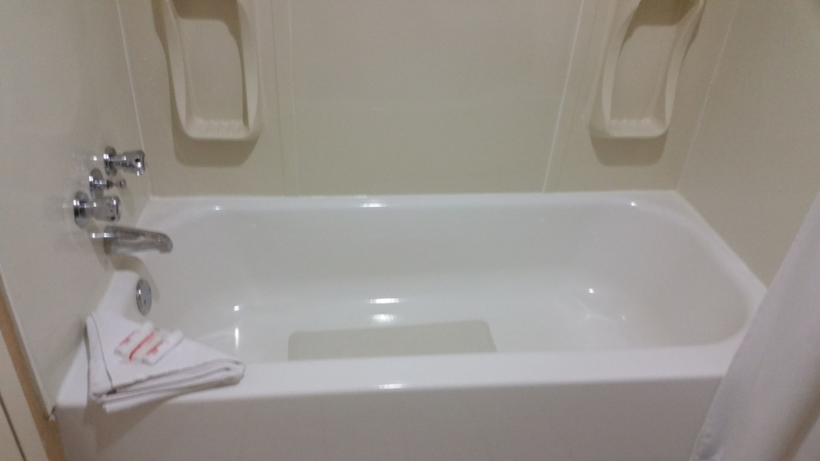 Bathroom 5, Days Inn by Wyndham Edmonton Downtown, Division No. 11