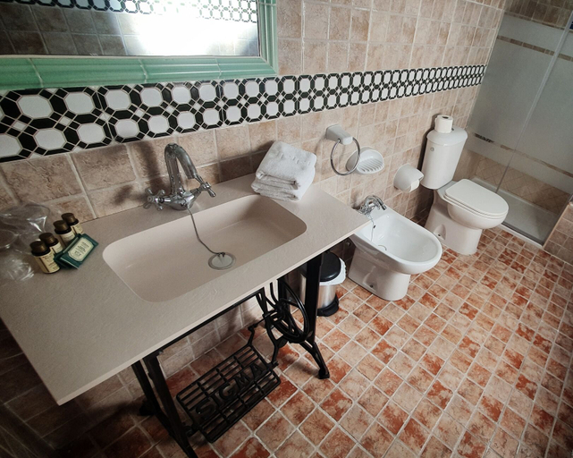 Bathroom 4, Hotel Convento La Gloria, Sevilla