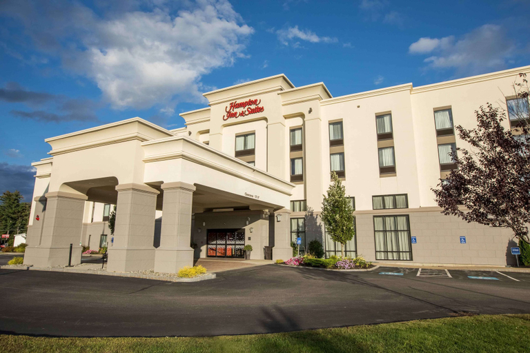 Exterior & Views 4, Hampton Inn & Suites Tilton, Belknap