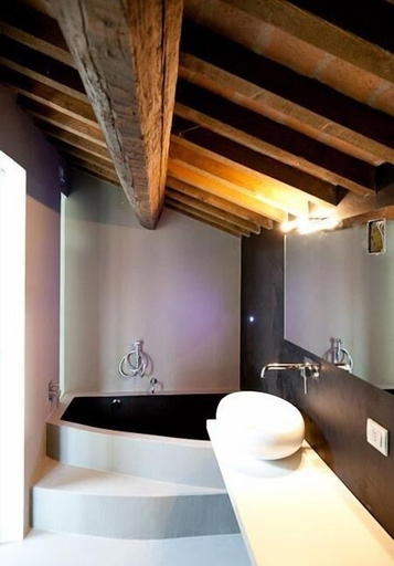 Bathroom 5, Villa Horti della Fasanara, Ferrara